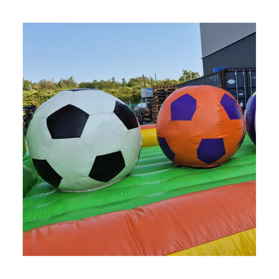 Percorso a Ostacoli Gonfiabile Wipeout Football Rosso Usato - 28393 - 9-cover